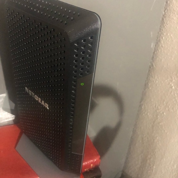 NETGEAR Nighthawk CM1200 DOCSIS 3.1 Multi-Gig Cable Modem, 4 Ethernet ports - Picture 3 of 13